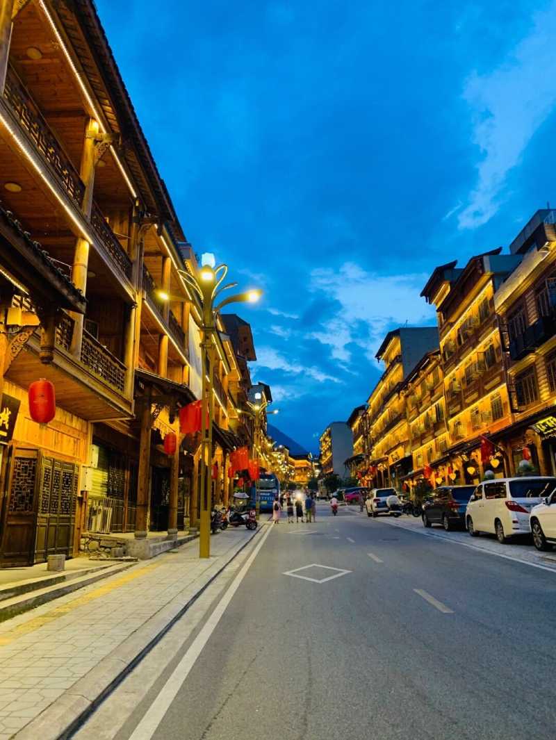 磨西古镇海螺沟竟然还有个这么美丽的小镇