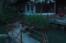 园林，是位于江苏省苏州市境内的中国古典园林的总称。苏州古典园林溯源于春秋，发展于晋唐，繁荣于两宋，全