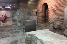 巴尔干之行｜索非亚地铁站里的古罗马城遗迹