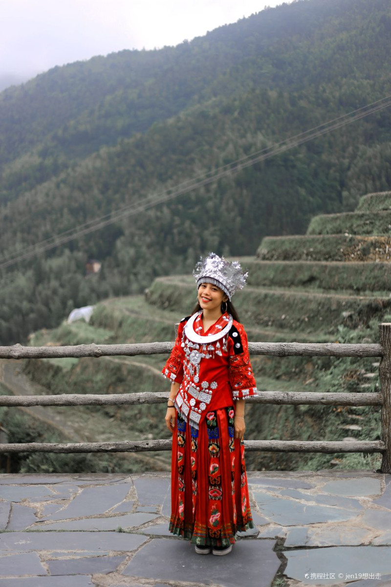 民族服|桂林龙脊梯田上的苗族小姐姐