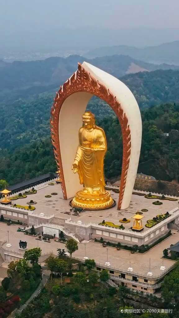 九江东林大佛流转于山林古寺中的虔诚