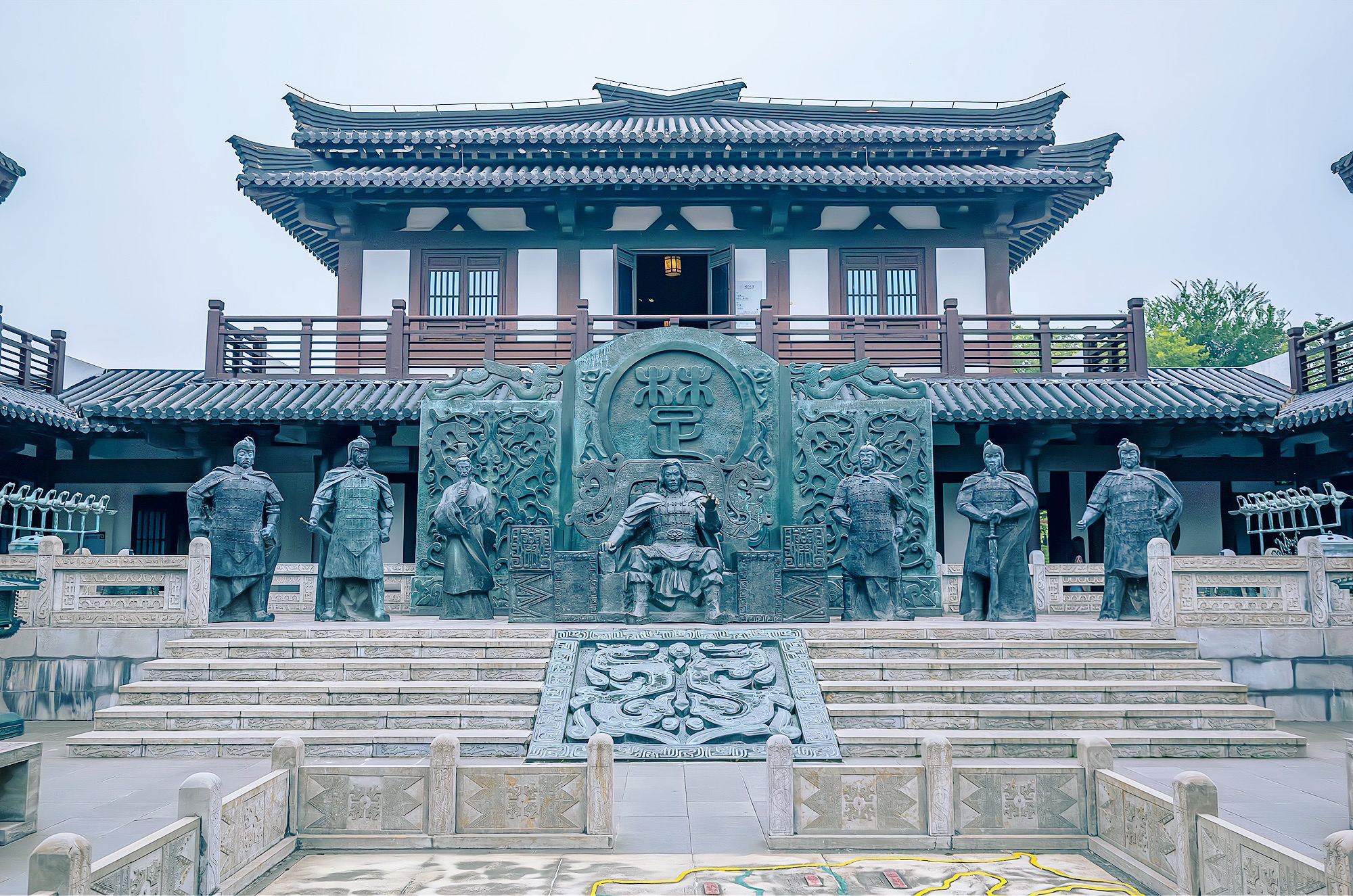 它就是国家4a级旅游景区"项王故里",位于宿迁市宿城区黄河南路上,地处