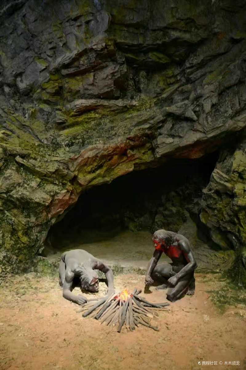 周口店遗址博物馆坐落在房山区周口店龙骨山脚下,是一座古人类遗址博