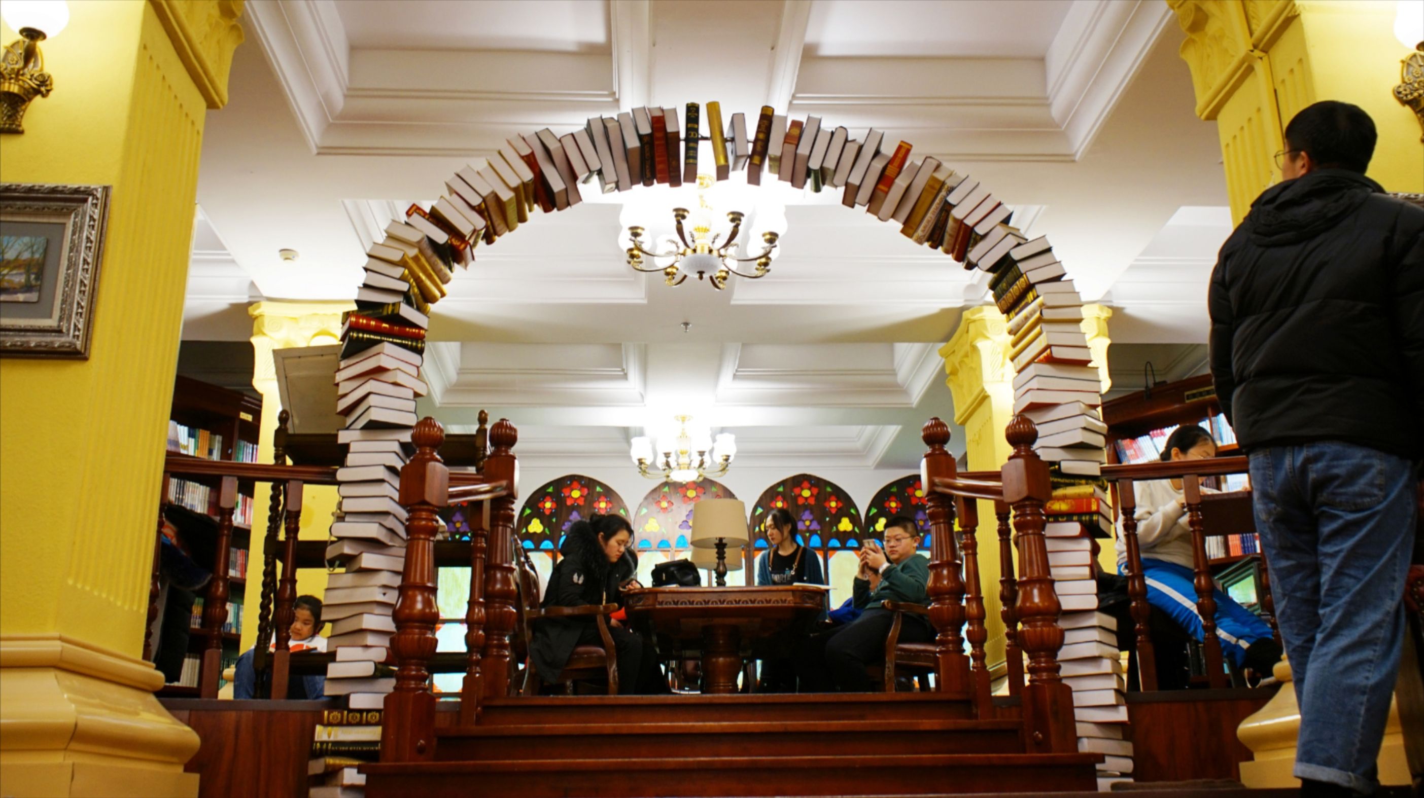 哈尔滨果戈里书店,被誉为中国最美书店