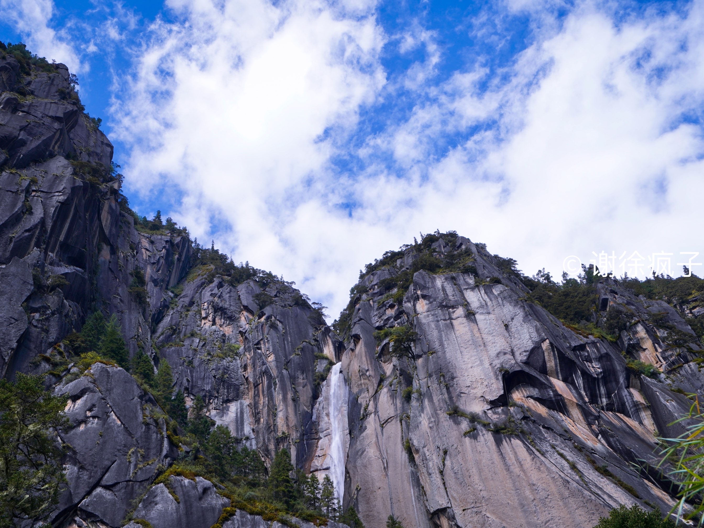 卡定沟天佛瀑布