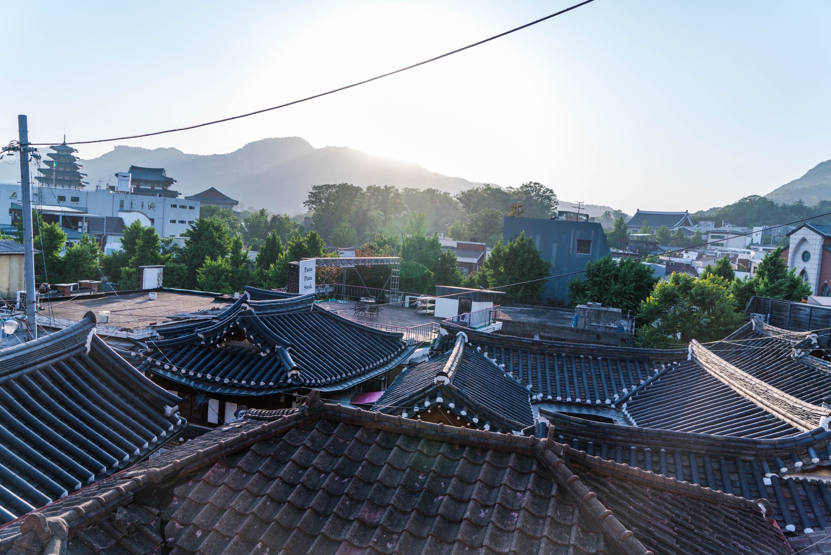 【携程攻略】首尔北村韩屋村景点,北村算是韩国的传统建筑群,这里据说