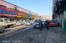 独自一人游荡在吉林省松原市北市场购买年货