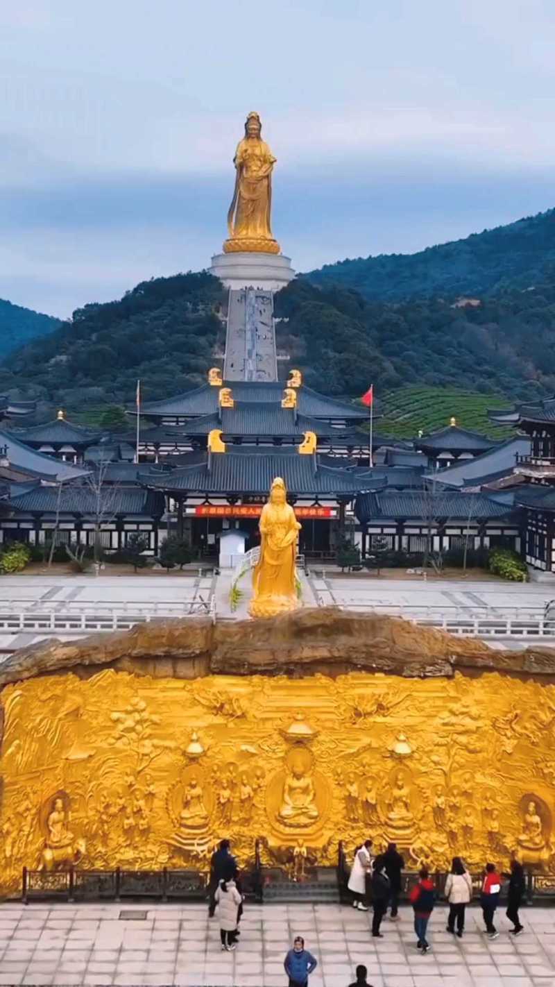 15日上午去了苏州太湖西山岛大如意圣境,大如意圣境即观音寺,位于