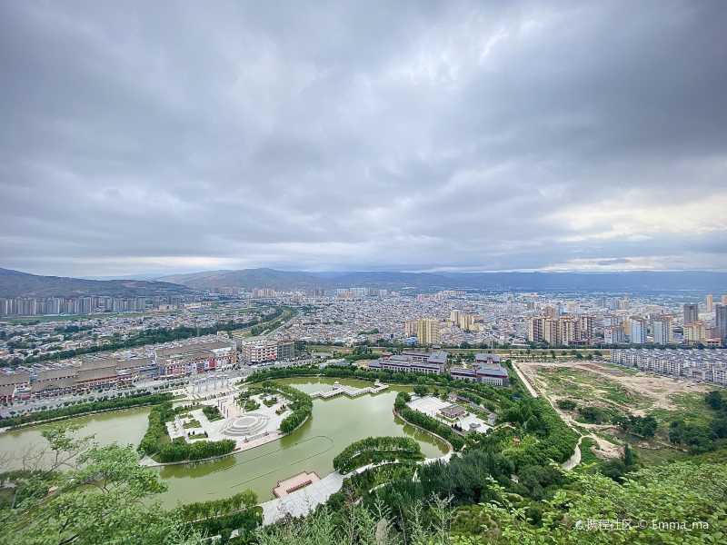 甘谷大象山石窟罕见中西合璧佛像大气磅礴