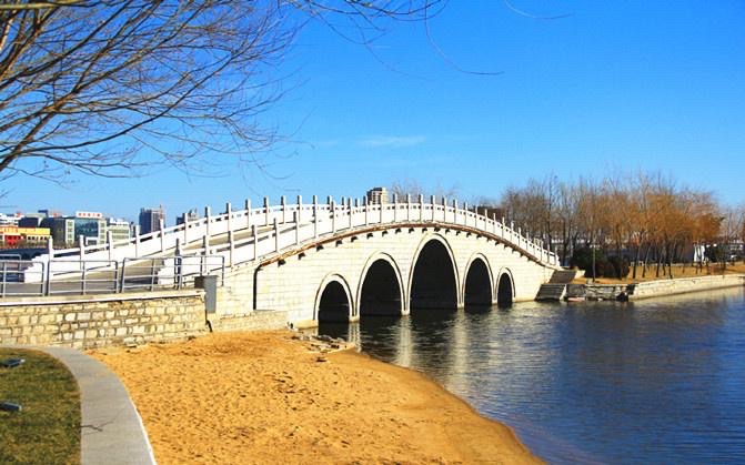 【携程攻略】东营天鹅湖景点,天鹅湖水域辽阔,景点繁多,环境优美,秀丽