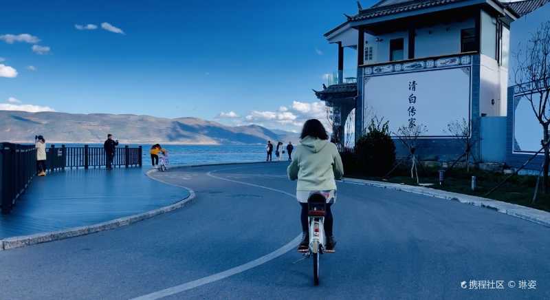 最美s弯 #洱海拍照圣地 这个地方是大理洱海磻溪村.这里前前