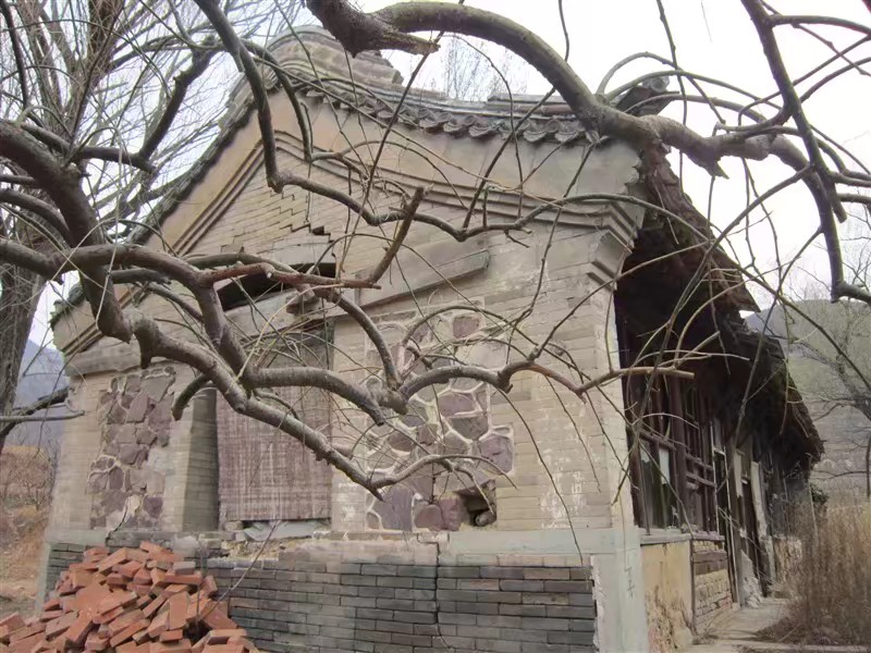 庄士敦别墅 直线距离116m