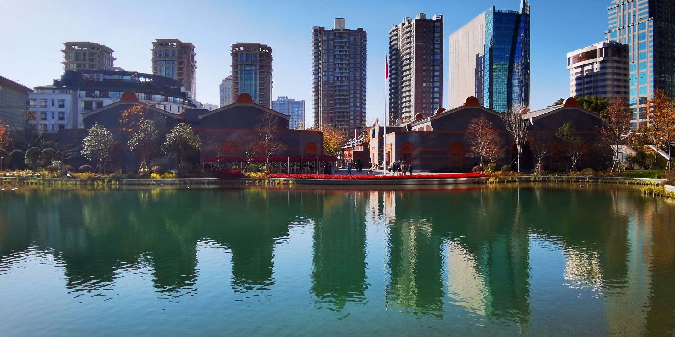 【携程攻略】上海太平湖景点, 太平湖,位于上海黄浦区新天地旁的一个