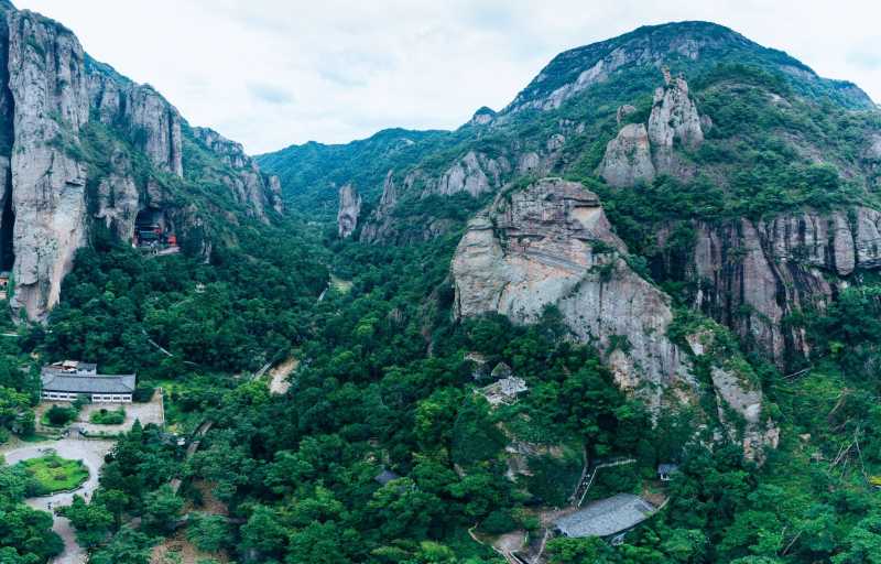 航拍雁荡山灵岩飞渡,绝了