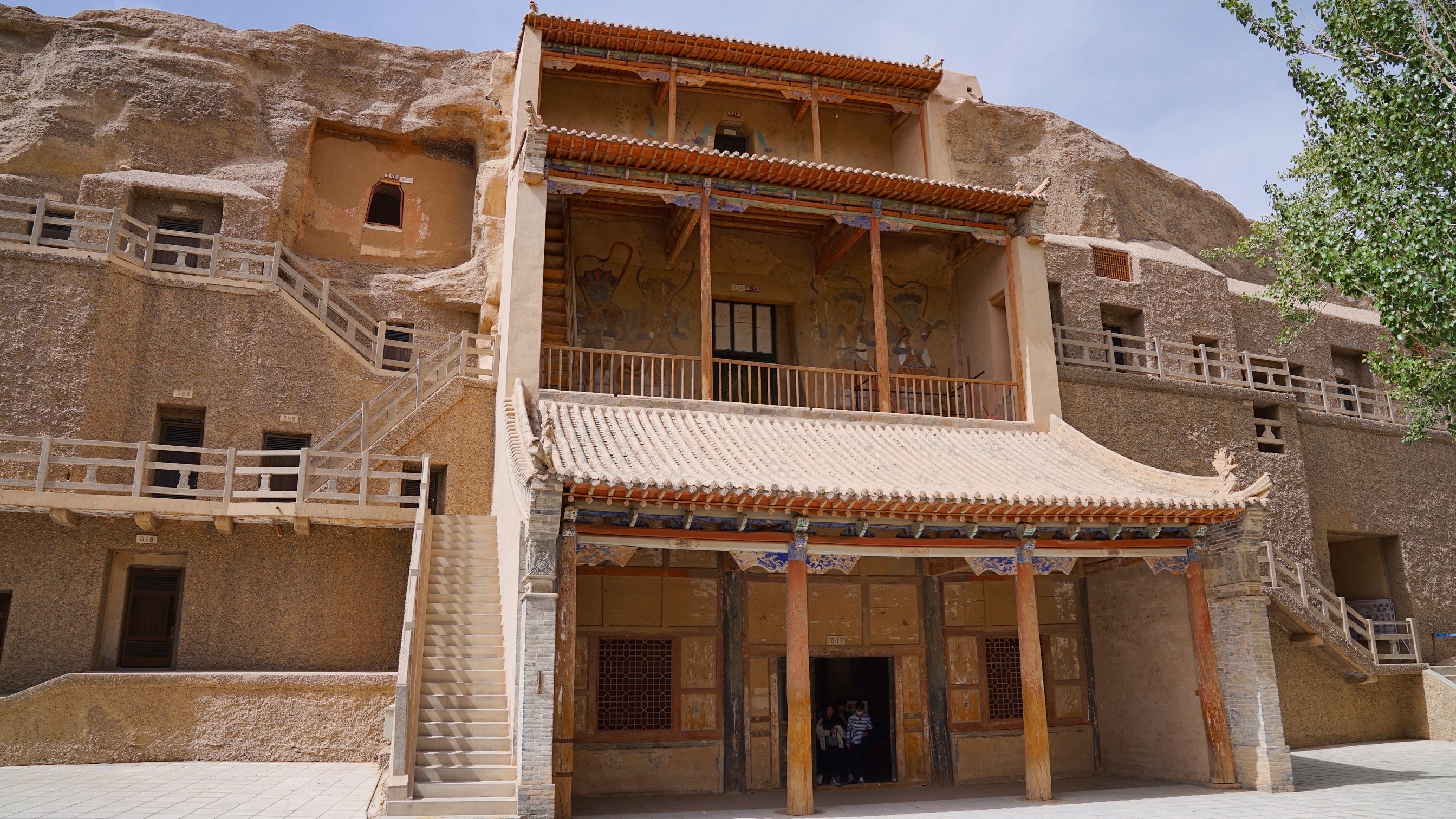 【携程攻略】敦煌莫高窟景点,佛教文化在我国博大精深,源远流长,广袤