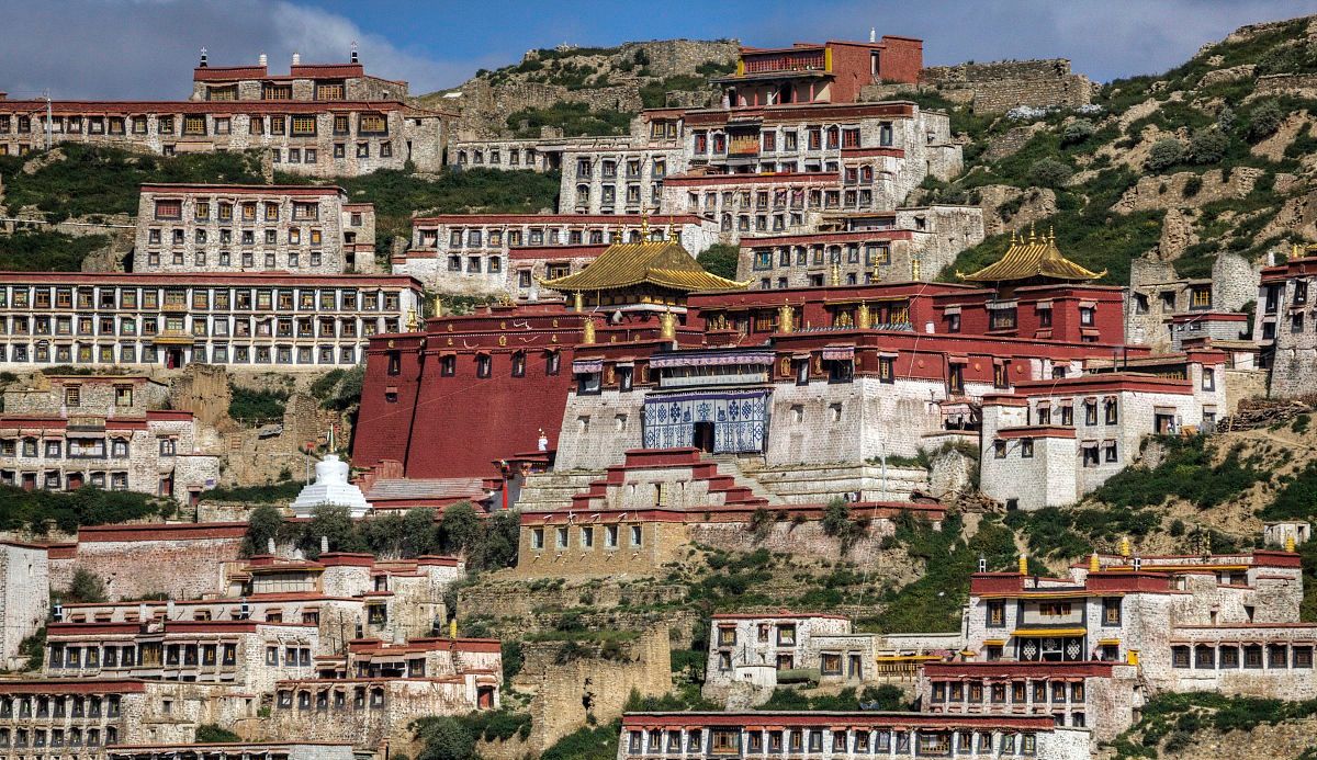 格鲁派六大寺院之首-西藏甘丹寺