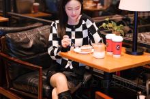 重庆探店｜西西弗矢量咖啡x雀巢春节联名💥  西西弗矢量咖啡是我从大学到现在的钟爱！ 读一本书 点一杯