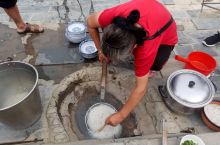 湖南温泉小镇，热泉98度，村民用来烫米粉