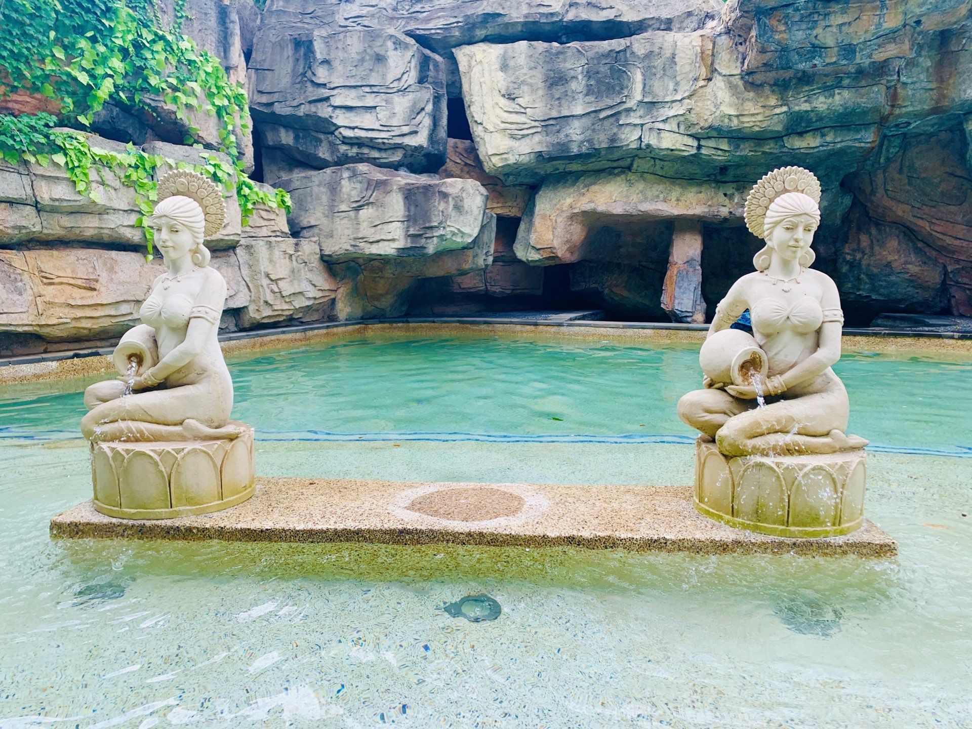 海口观澜湖火山温泉谷