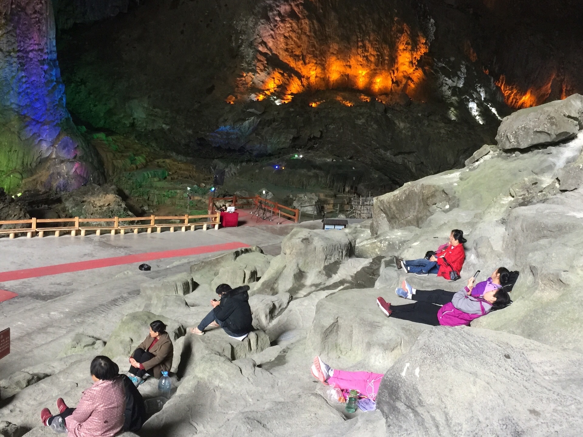 【携程攻略】巴马百魔洞适合家庭亲子旅游吗,百魔洞家庭亲子景点推荐