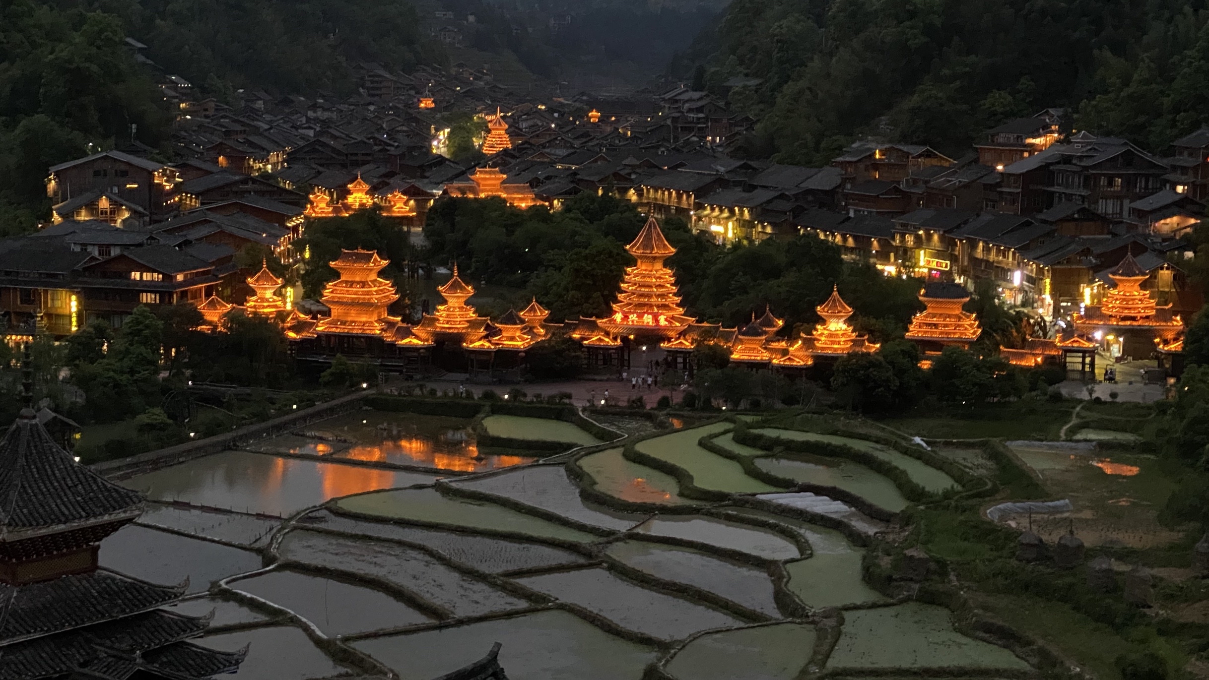 門票二天內有效,不僅可以遊玩肇興侗寨,還可以乘坐觀光車去上面的堂安