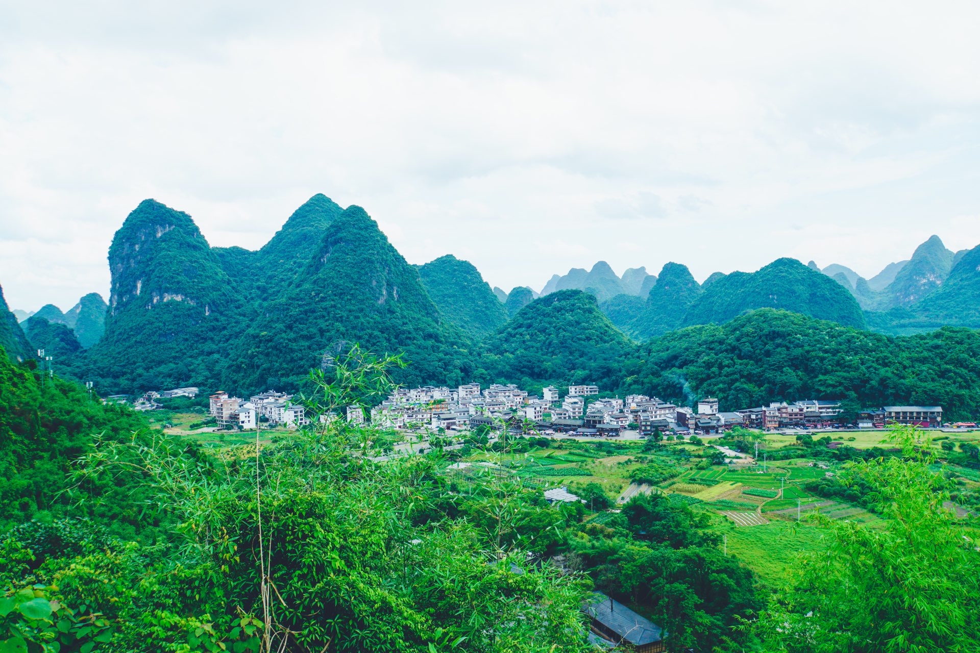 【携程攻略】阳朔月亮山景点,月亮山感觉没有必要爬上去吧,公园里根本