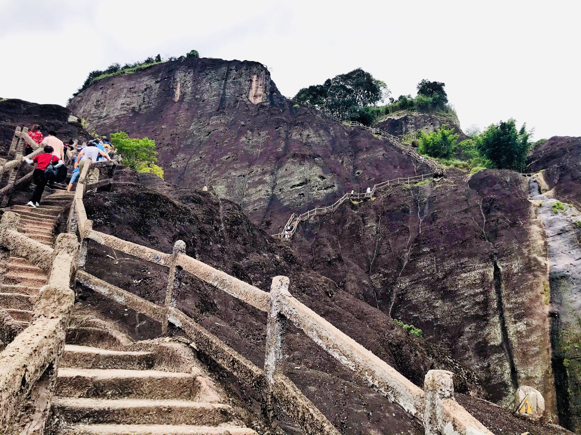 武夷山不愧是福建的名片,作為文化和自然雙遺產值得一去,推薦去兩次