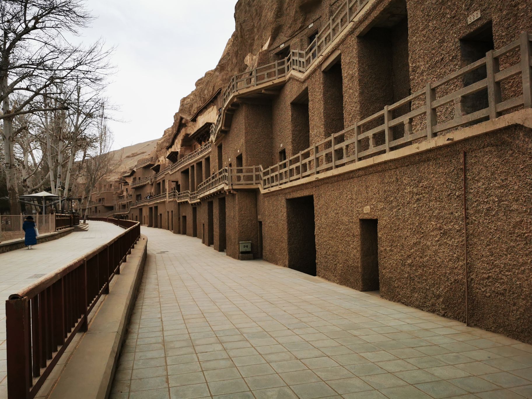 莫高窟景点,去敦煌不可错过的景点,虽然这里不太出片,因为石窟内是