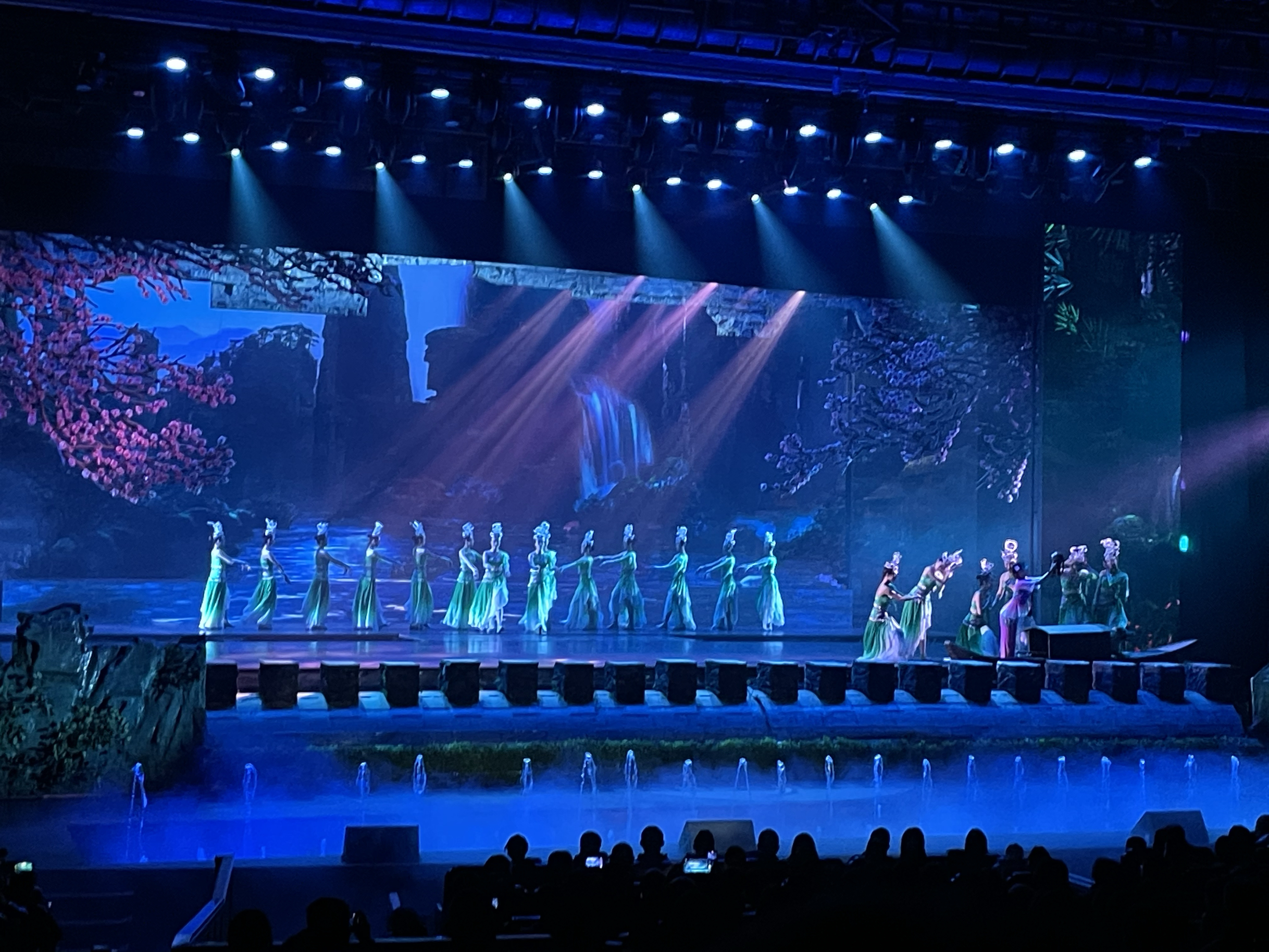 张家界《魅力湘西》演出