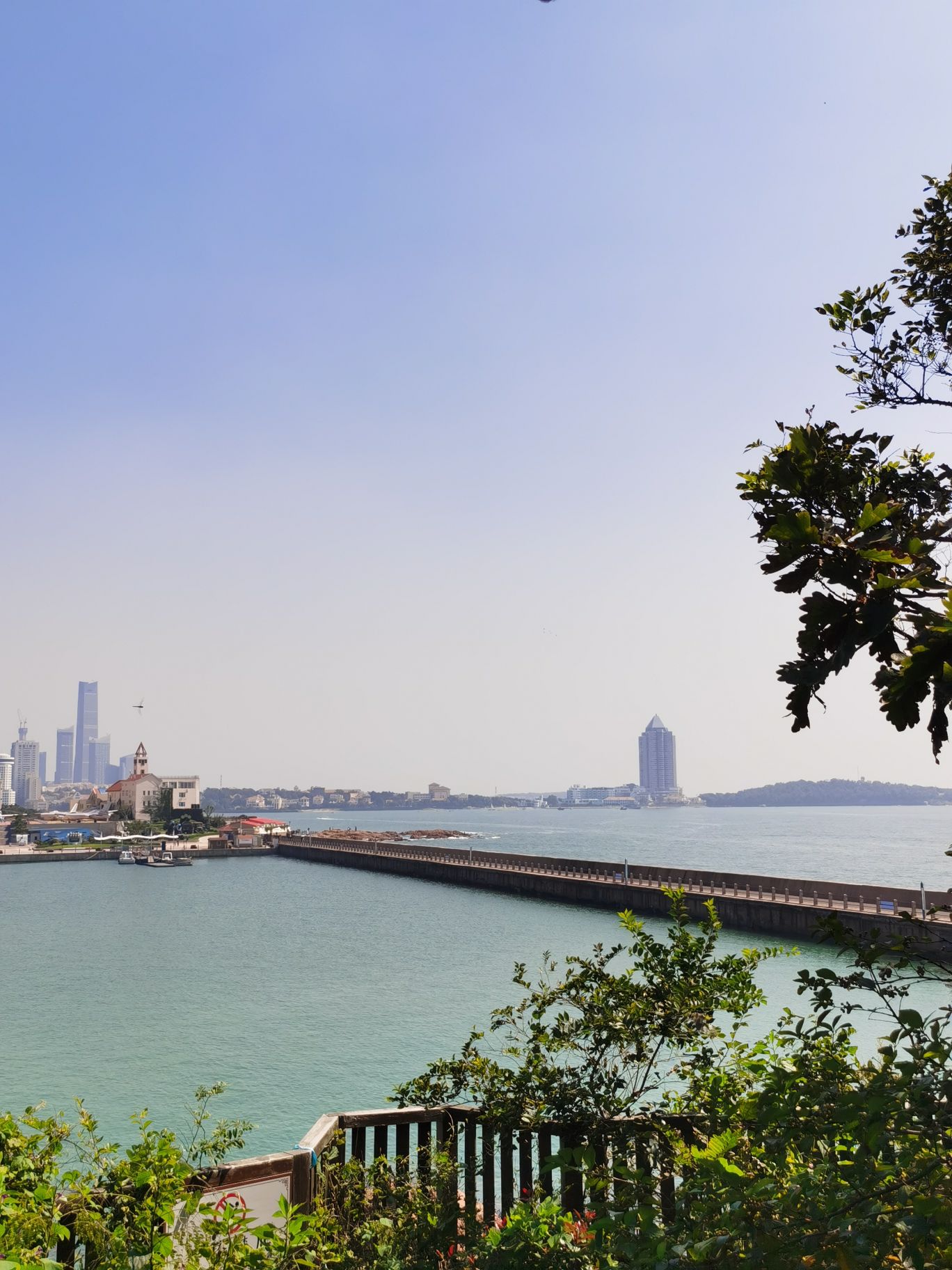 小青島公園,門票五塊錢,絕對是幾個公園之首了,有機會一定要去,因其