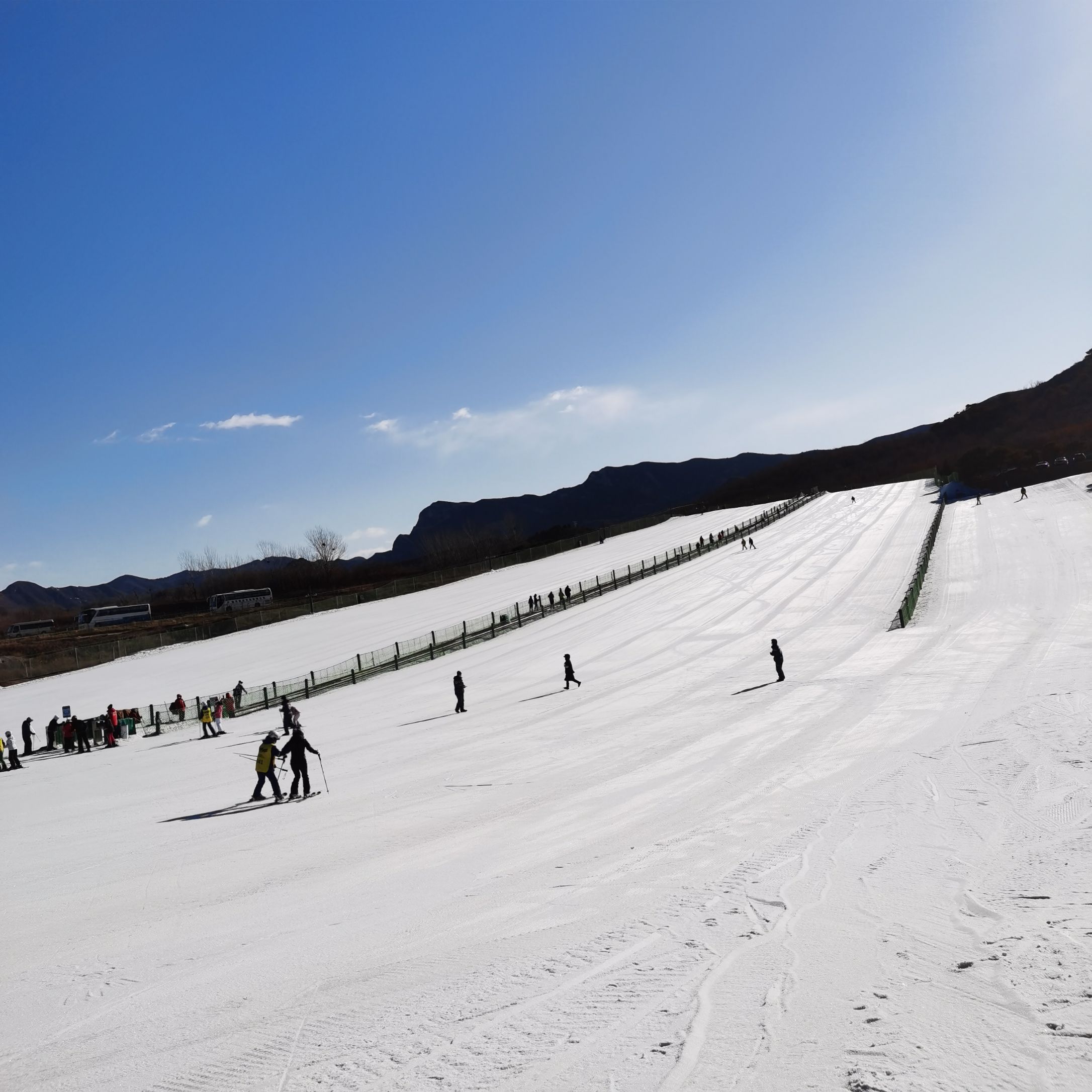 南阳七峰山滑雪场图片