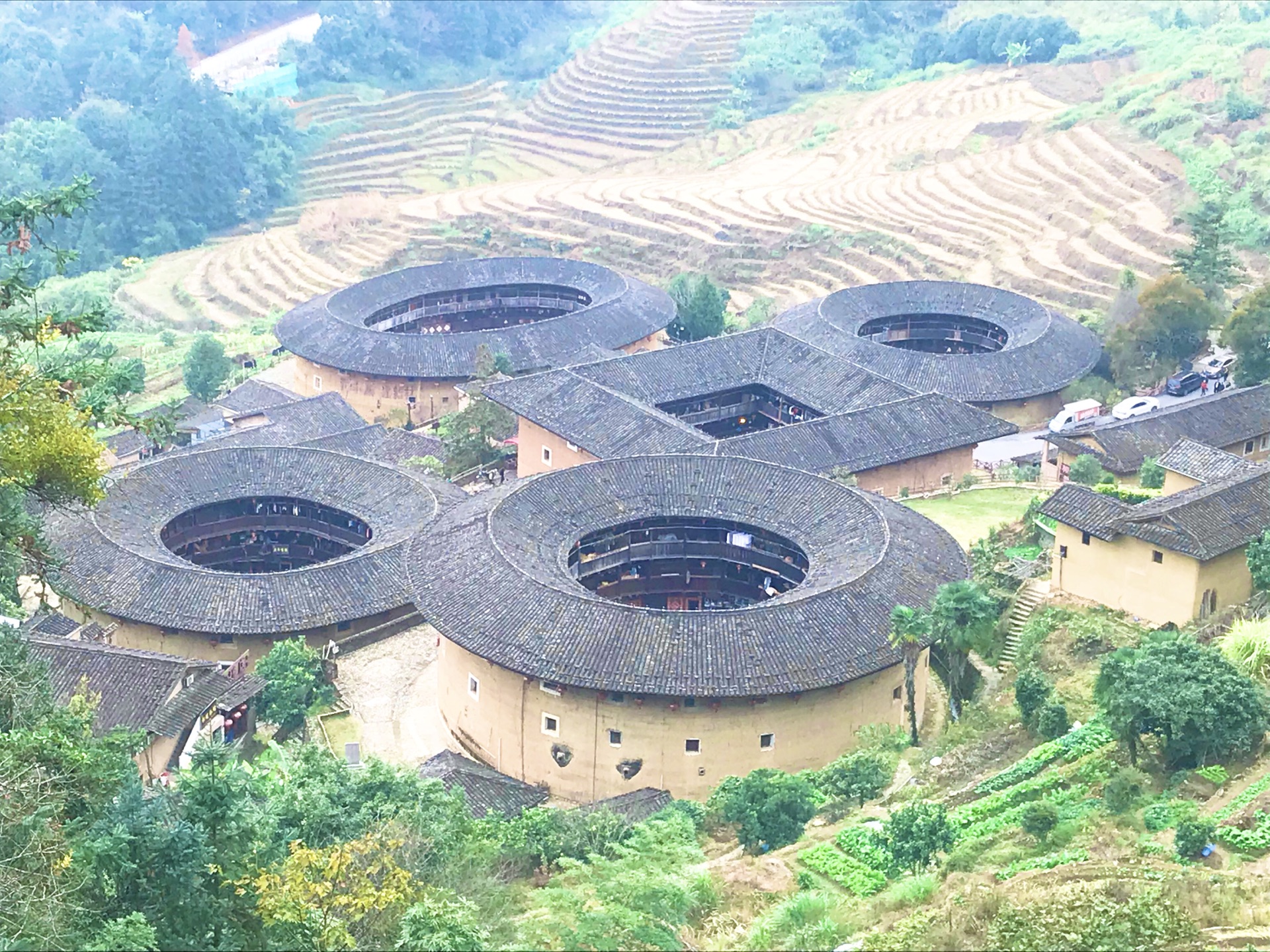 田螺坑土樓群