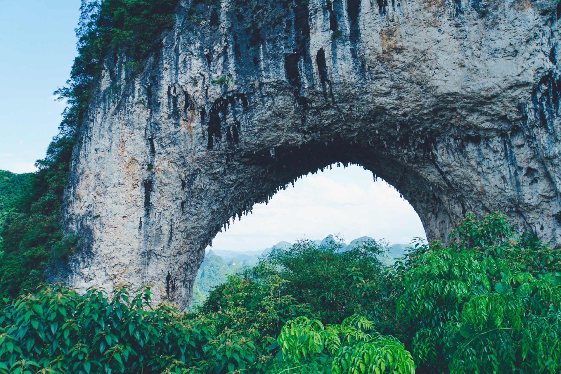 【携程攻略】阳朔月亮山景点,月亮山感觉没有必要爬上去吧,公园里根本