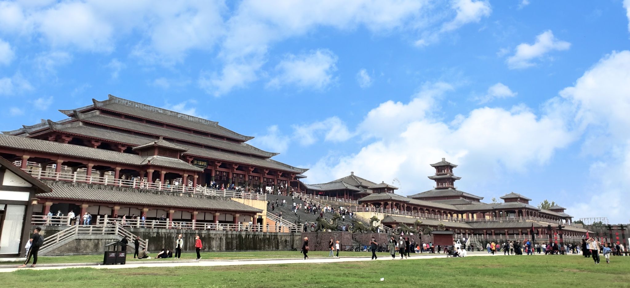 城横店影视城适合情侣出游旅游吗,横店影视城情侣出游景点推荐/点评