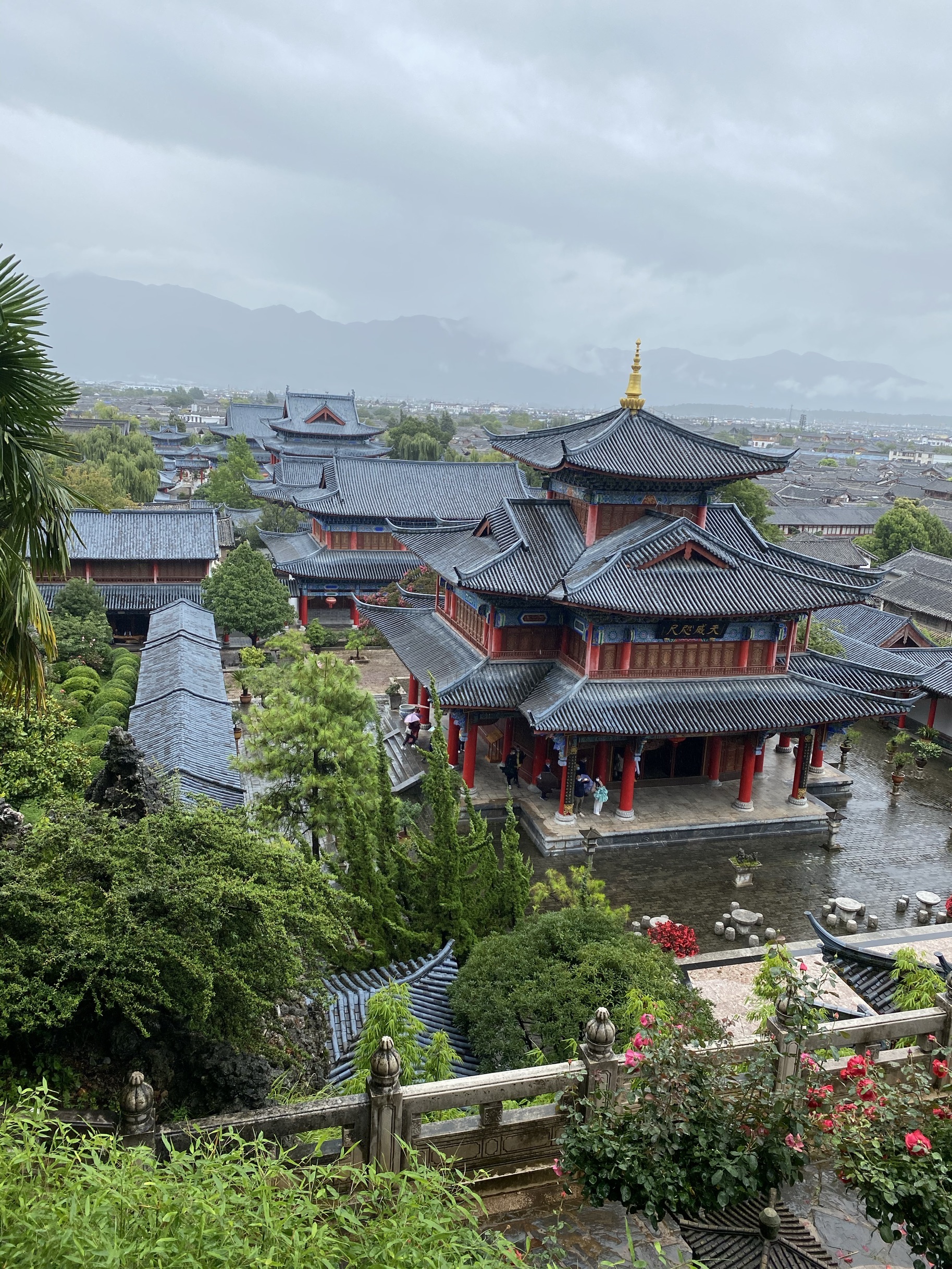 这座大院曾统治丽江470年，被称为南方紫禁城，还拍过电视剧_木府