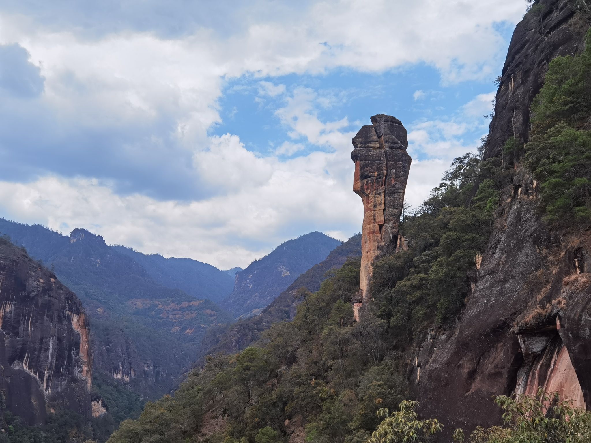 【携程攻略】丽江老君山黎明黎光丹霞地貌景区适合情侣出游旅游吗