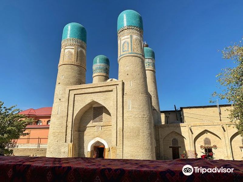 street, bukhara, uzbekistan 四塔清真寺,位于乌兹别克斯坦的布哈拉