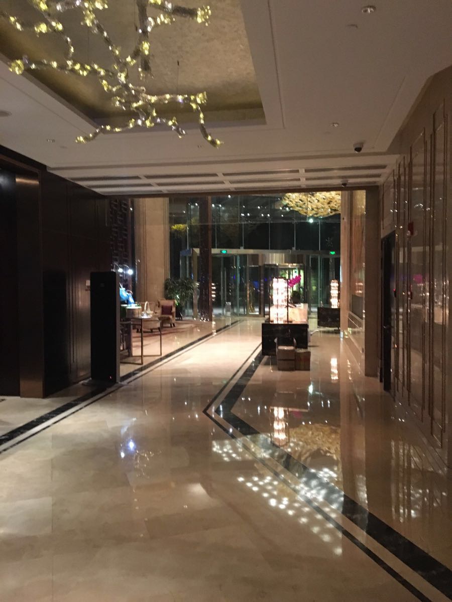 洲际酒店2楼中餐厅为您准备了福州的美食,佛跳墙,醉排骨,一道道丰盛的