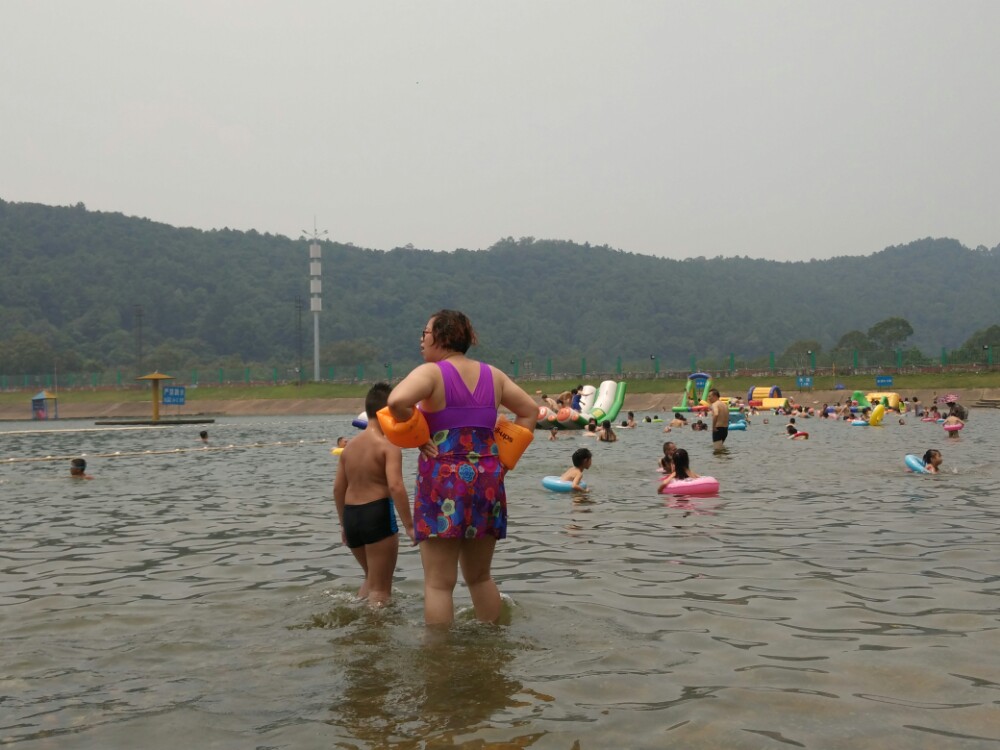 龙涛湾森林动感水城