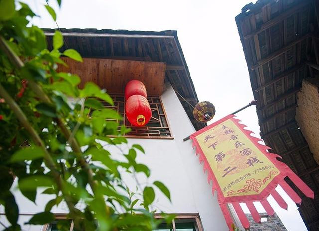 古道旁溪水边,让灵魂在云水情主题音乐客栈里