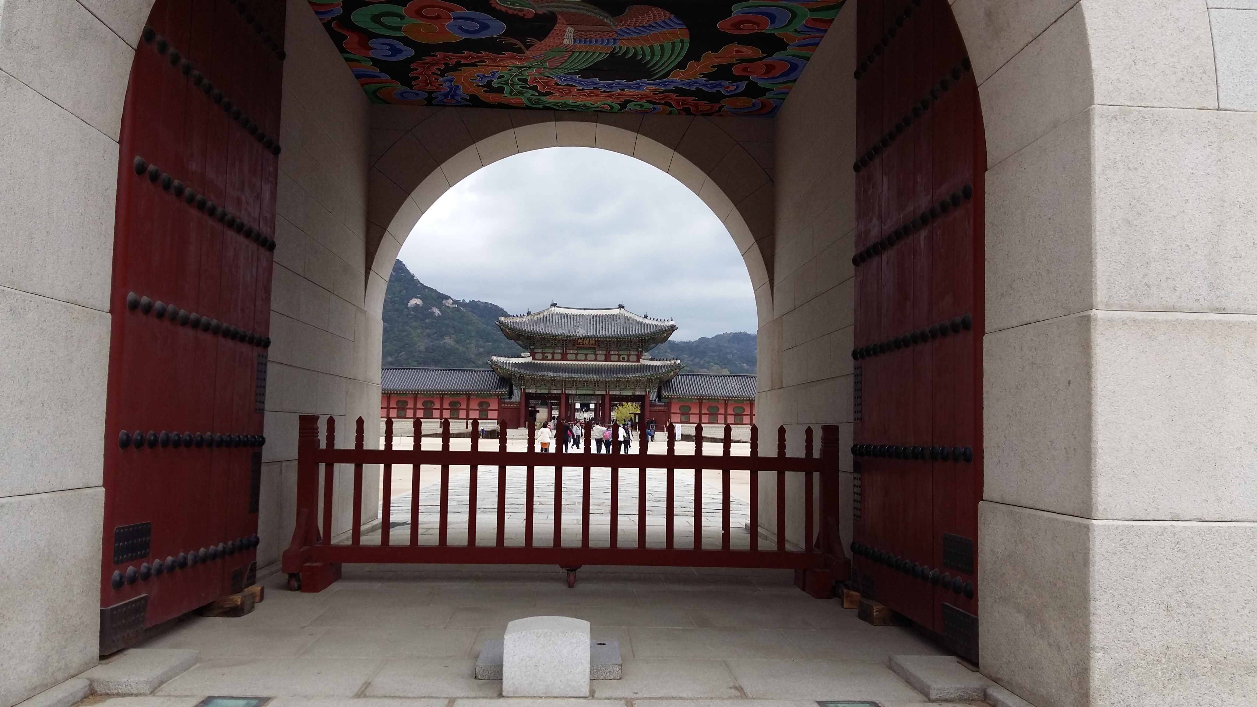 【携程攻略】首尔光化门广场景点,光华门前有李舜尧将军和世宗大王的