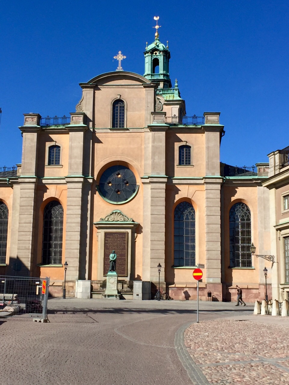 斯德哥尔摩老城～1980年前官方名称为"桥间之城"是瑞典斯德哥尔摩的一