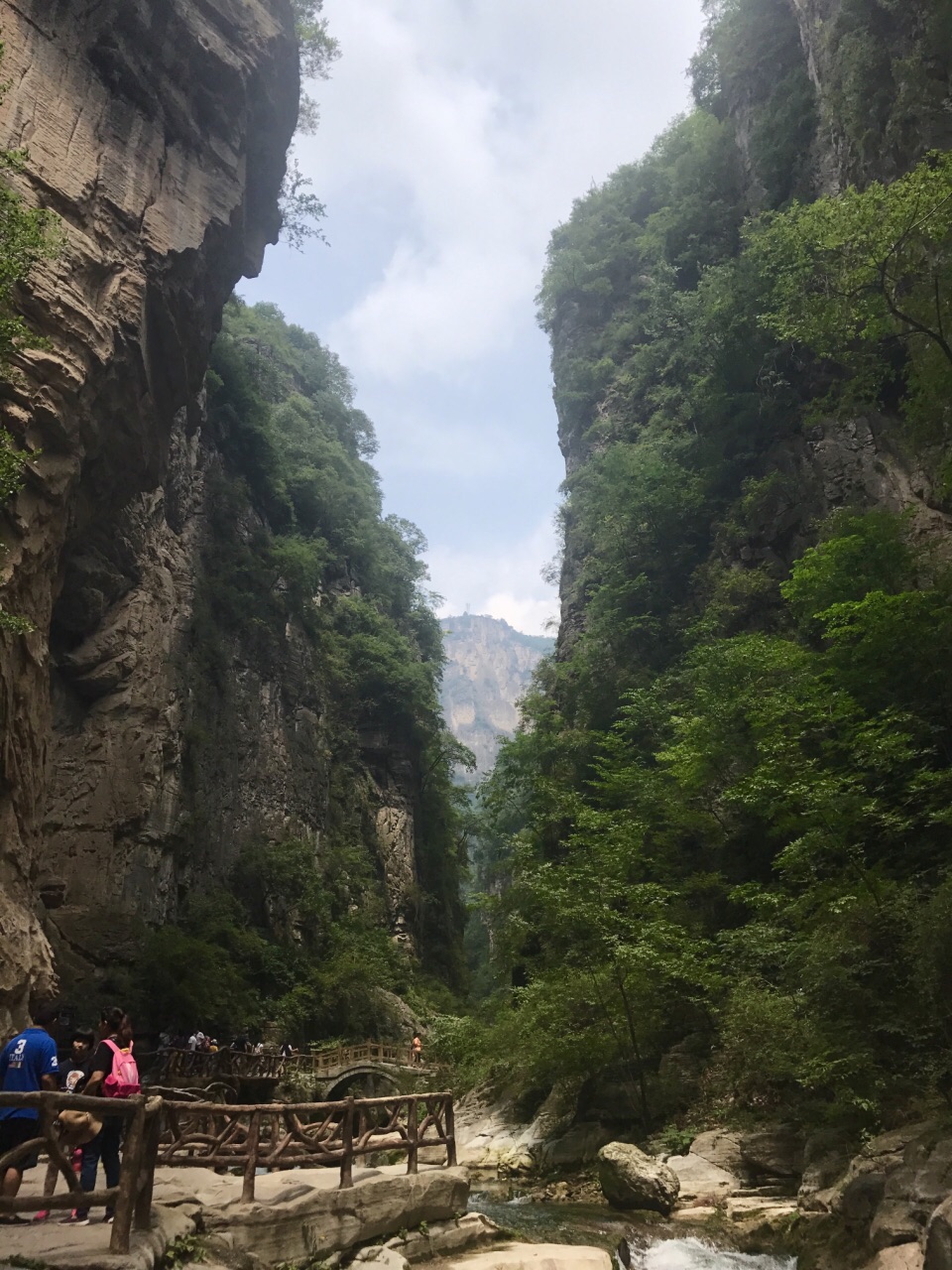 時間原因只去了八泉峽!適合自駕,山路崎嶇,可以玩三天,值得去!