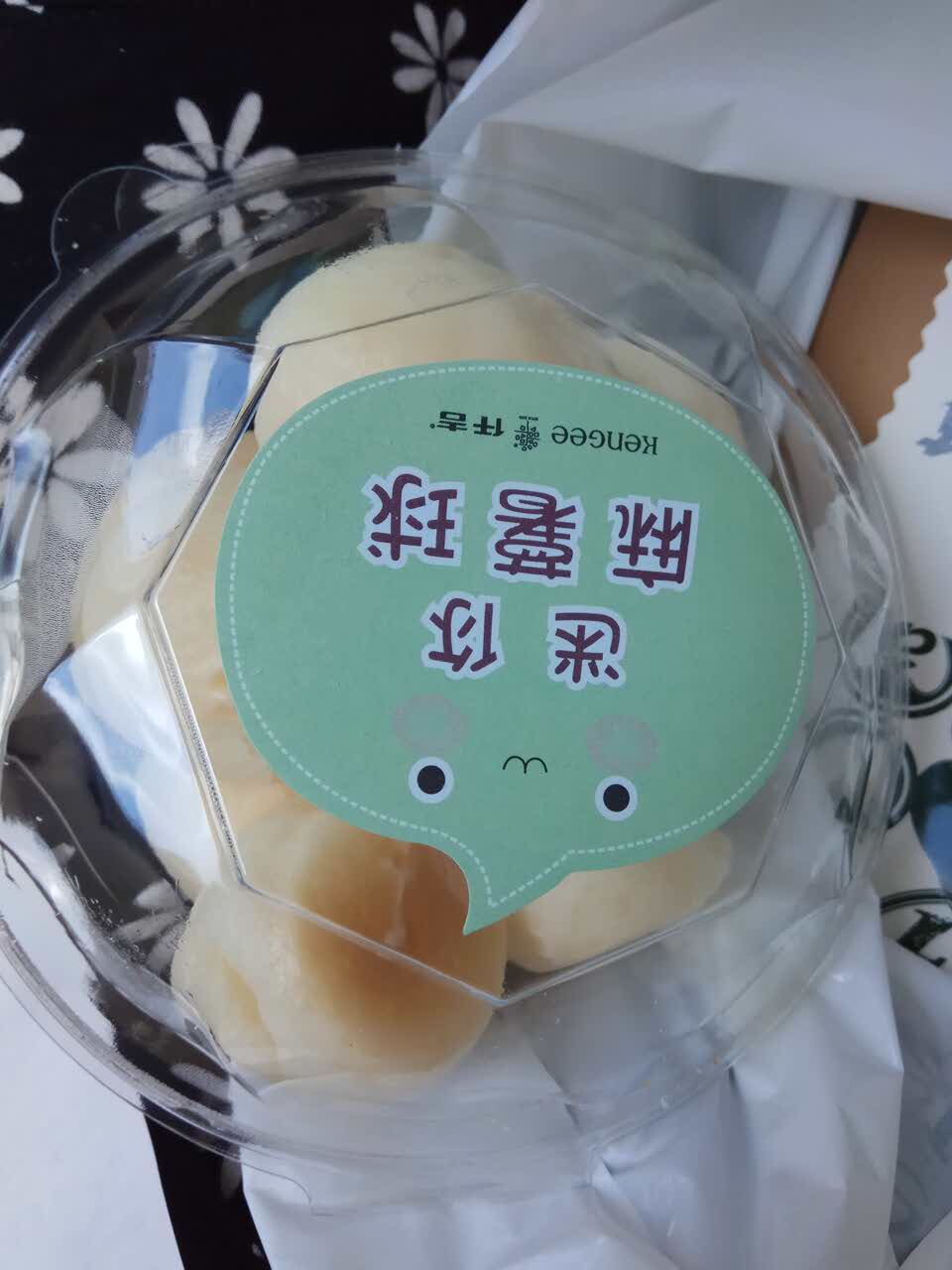 推荐仟吉的麻薯球,孩子喜欢黑森林.