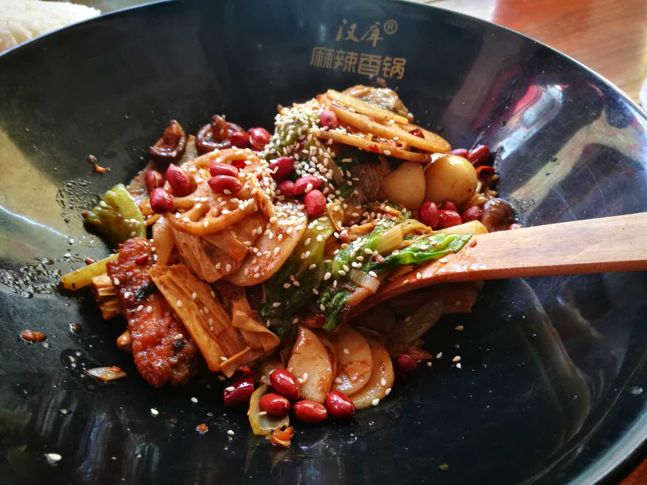 2021汉库麻辣香锅(堇山路店)美食餐厅,这家店量满足的,服务也蛮好... 