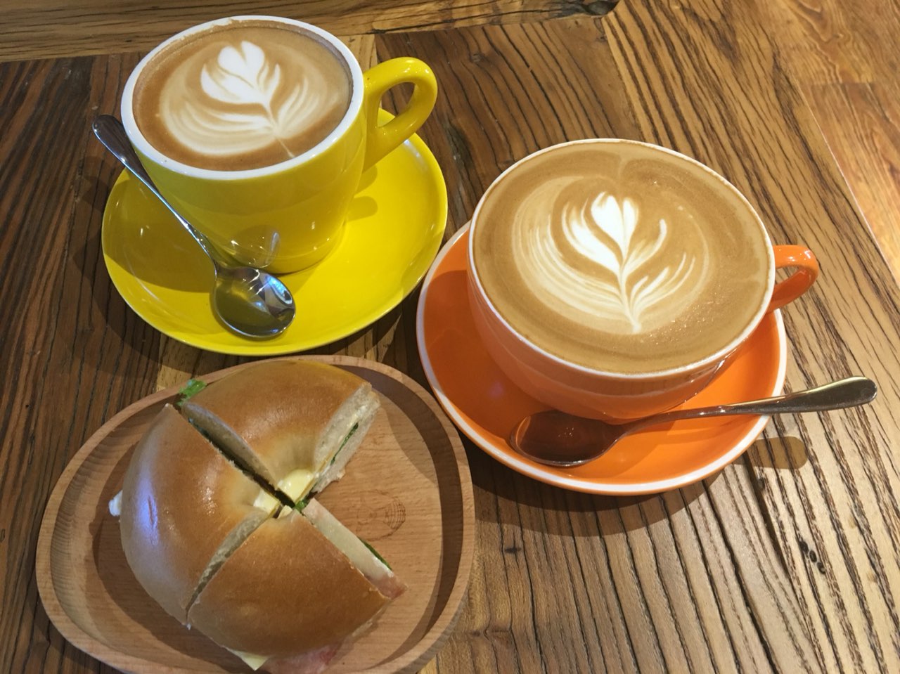 牛奶棒也是孩子的最爱本来打包当明天早餐拿到又啃上了咖啡香浓享受的