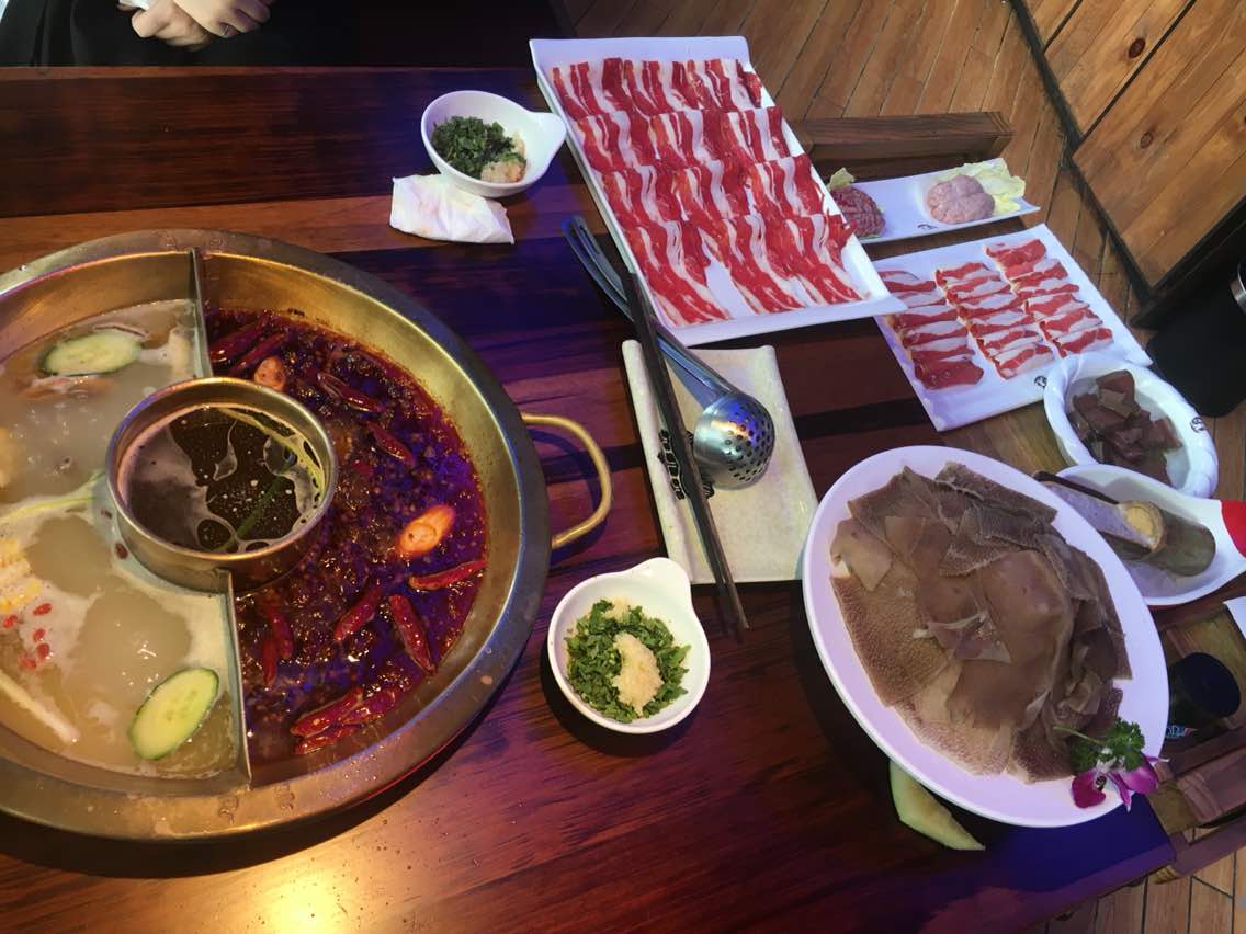 巴邑火锅(港隆广场店)