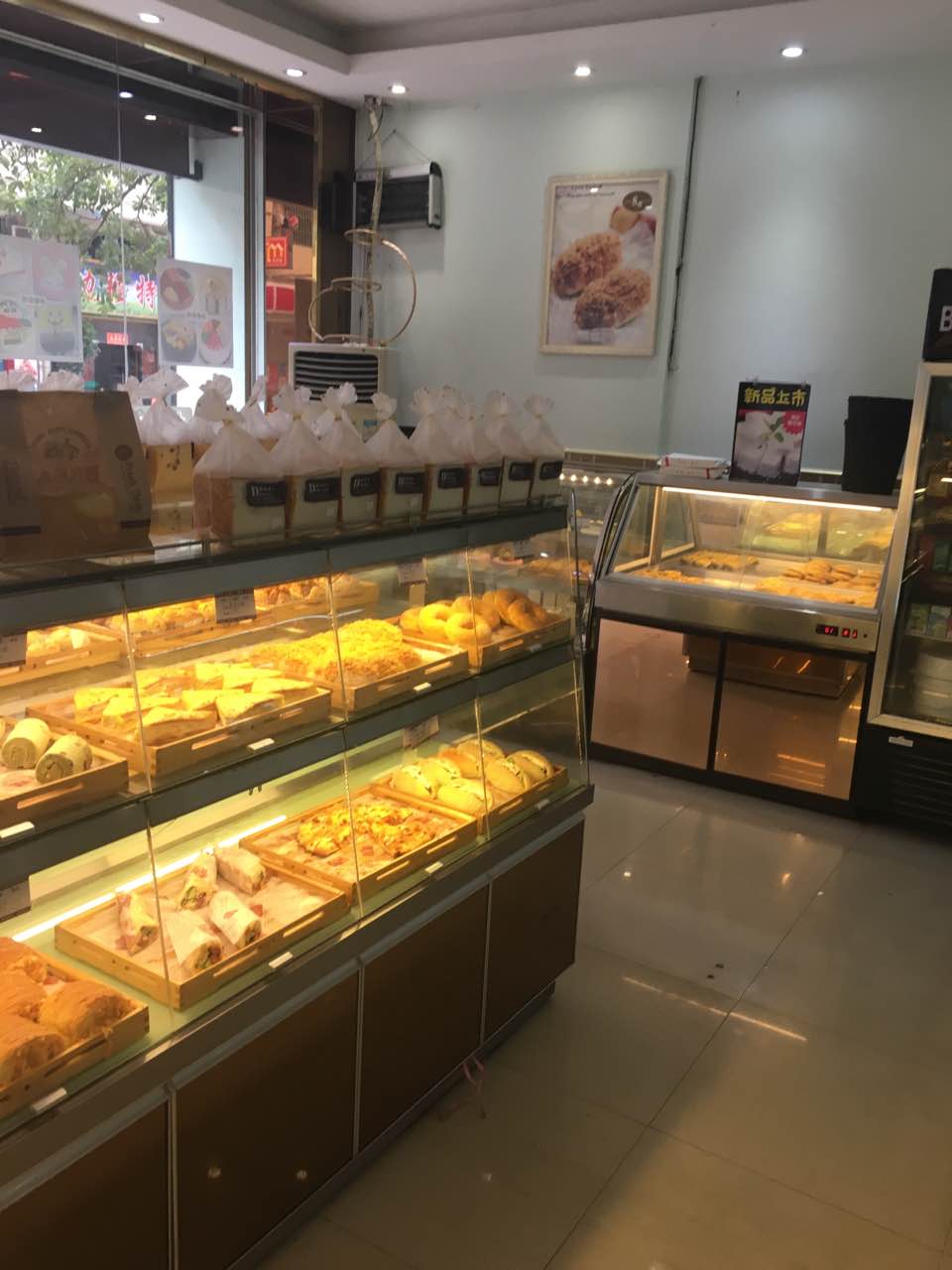 8峰面包坊(金茂店)