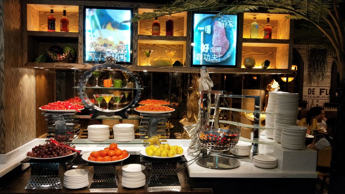 这边的自助餐绝对是对得起它的价钱的毕竟的话几十块钱有这么多东西吃