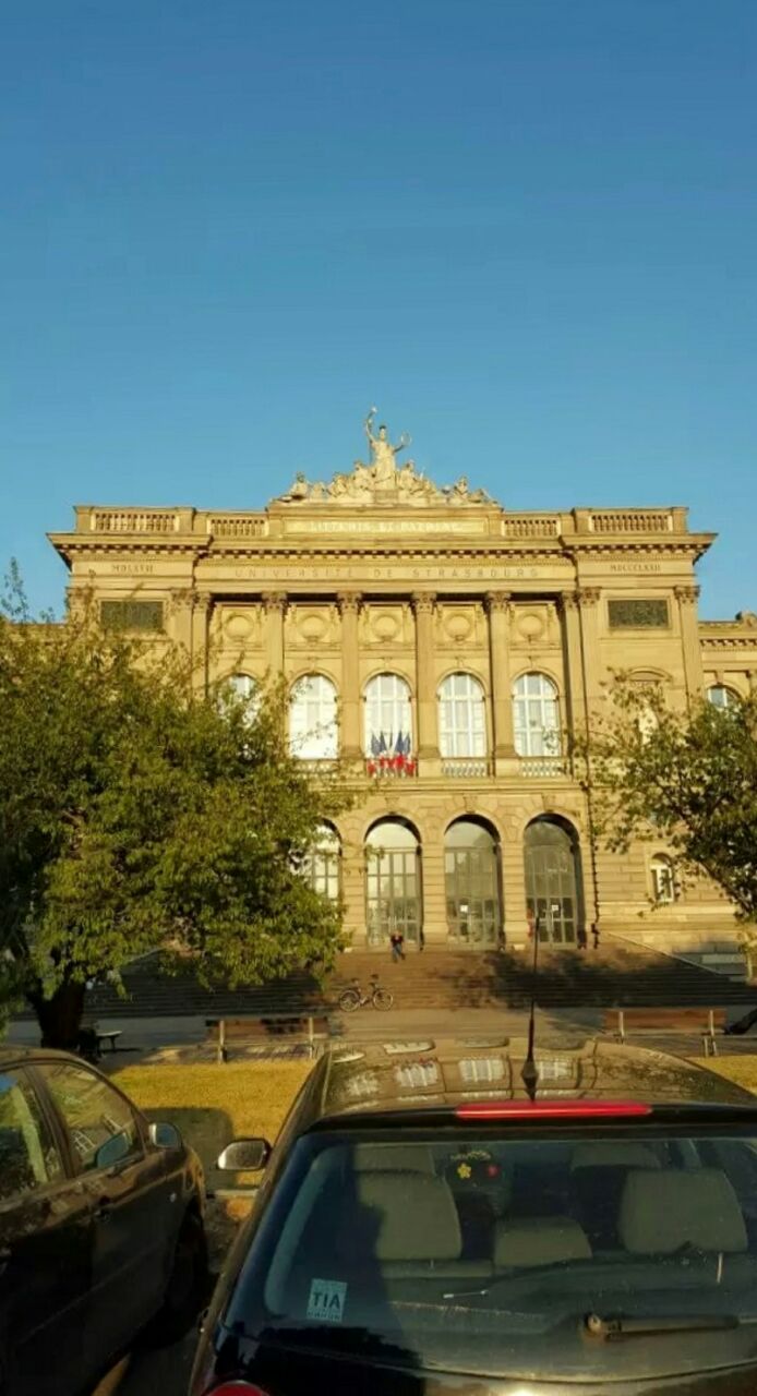 斯特拉斯堡大学是当地最大的学校,在法国公立大学排名也是名列第一